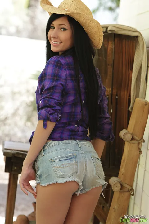 Catie Minx: Busty PAWG in Boots and Shorts Bares Her Ass and Pussy – photo 3 of 15