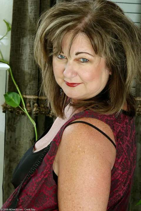 Thick MILF with Big Tits Spreads Her Pussy – photo 1 of 21
