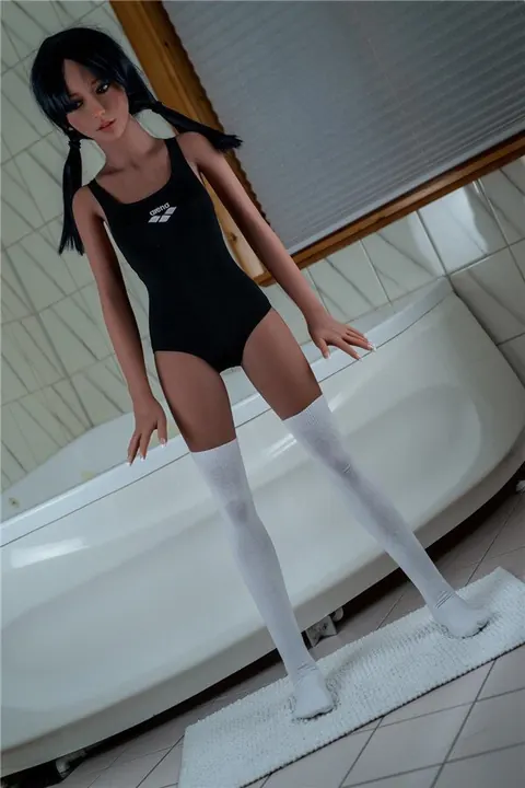 Woman Peels Off Her Bikini and Poses Nude in the Bathroom – photo 7 of 13