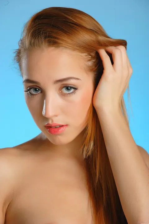 Milana G: Redhead Strips Nude and Poses to Show Her Body – photo 14 of 21