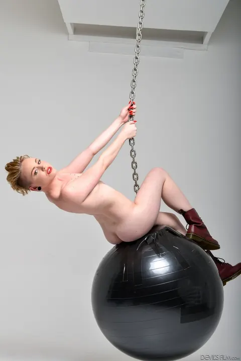 Miley May: Blonde PAWG Poses Nude Showing Her Tattoo and Big Ass – photo 10 of 15