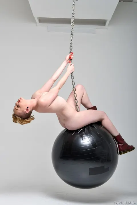 Miley May: Blonde PAWG Poses Nude Showing Her Tattoo and Big Ass – photo 9 of 15