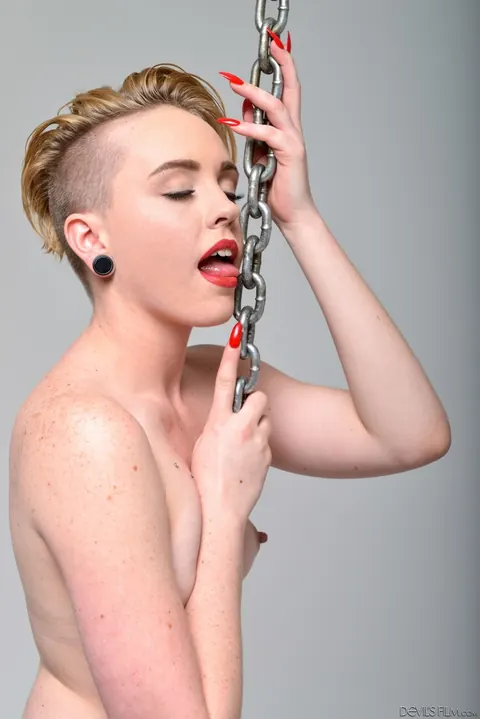Miley May: Blonde PAWG Poses Nude Showing Her Tattoo and Big Ass – photo 7 of 15