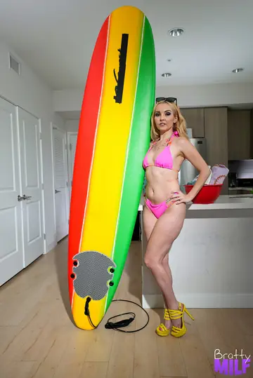 Aaliyah Love – Tattooed Blonde with Big Ass Takes Cum on Her Behind