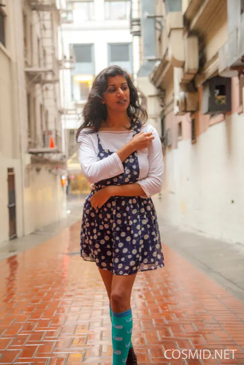 Carla White: Indian Brunette Flashes Her Big Natural Tits in a Public Alley – photo 5 of 16