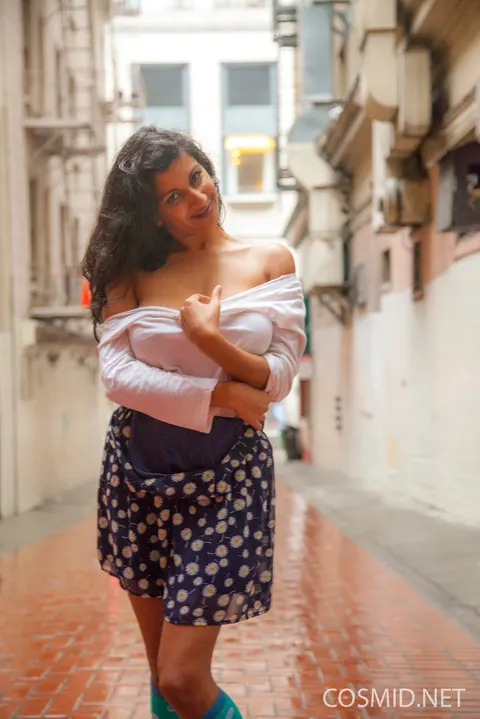 Carla White: Indian Brunette Flashes Her Big Natural Tits in a Public Alley – photo 9 of 16