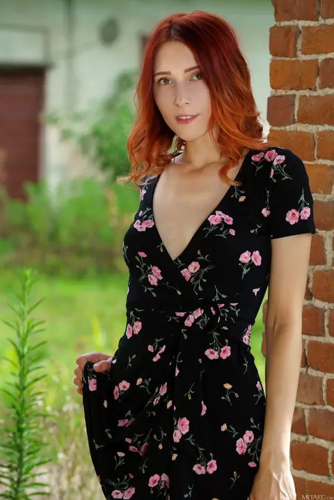 Elin Dane: Slim Redhead Hikes Skirt and Spreads Her Legs Outdoors – photo 2 of 21
