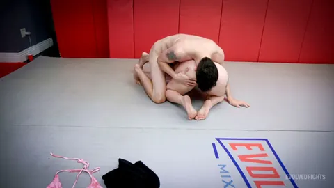 Petite Curvy Woman Grapples and Kisses Her Man – photo 6 of 21