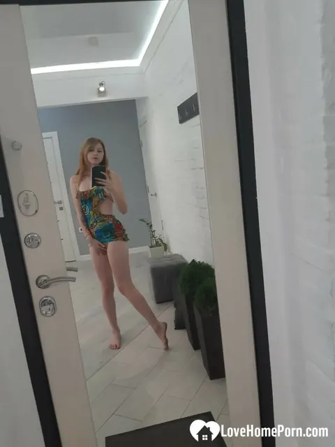 European PAWG Strips Off Her Dress for Mirror Selfie – photo 3 of 20