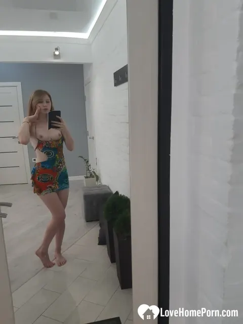 European PAWG Strips Off Her Dress for Mirror Selfie – photo 9 of 20