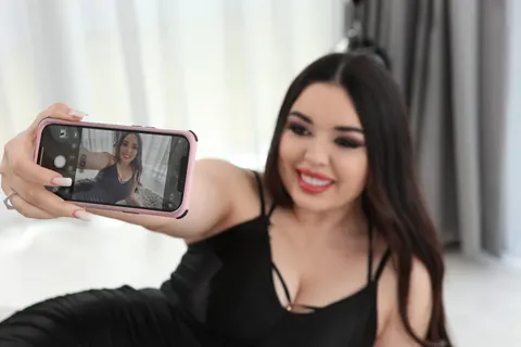 Diana Rius: Curvy Latina Takes Anal and Gives a Blowjob – photo 1 of 20