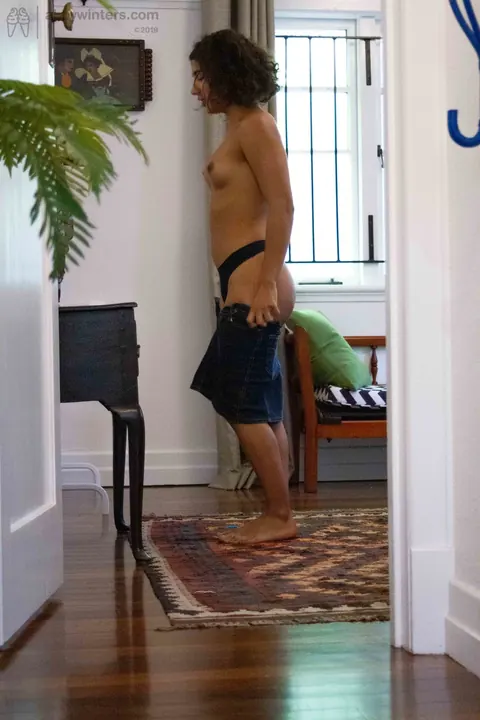 Slim Australian Brunette Shows Her Ass in Shorts – photo 9 of 21