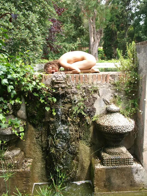 Petite Mature Woman Spreads Her Trimmed Pussy Outdoors – photo 16 of 21