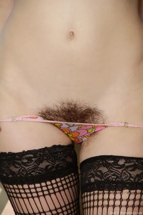 Pale Short-Haired Babe Spreads Her Hairy Pussy on the Balcony – photo 9 of 21