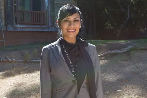 Beretta James: Busty Latina MILF Flashes in Uniform Outdoors – photo 16 of 18