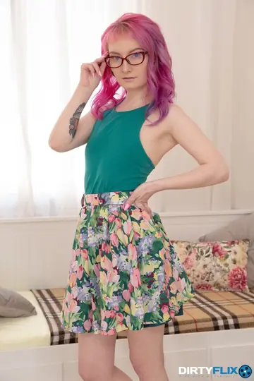 Brunette in Glasses Takes Anal Sex and a Cumshot on Her Lenses