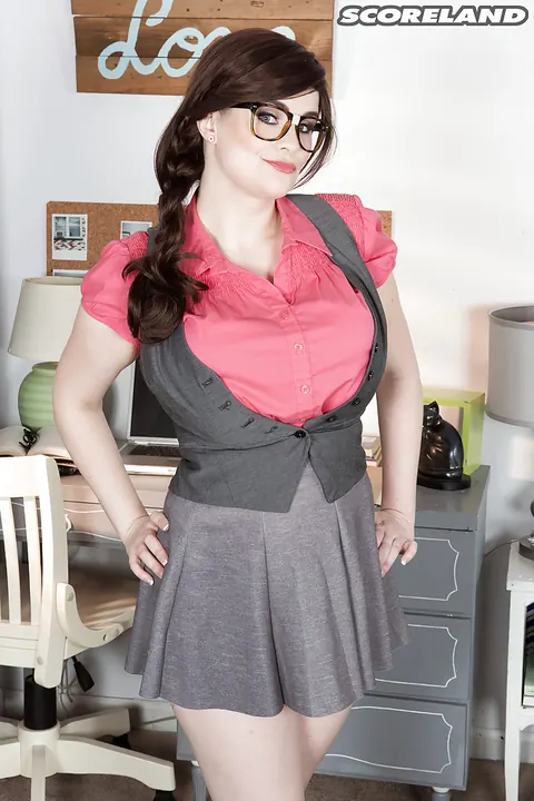 Tiggle Bitties: BBW Brunette with Big Tits Has Sex in Her Skirt – photo 1 of 16