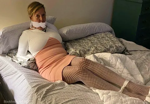 Mature Woman in Stockings and Heels Gets Bound and Restrained – photo 2 of 13