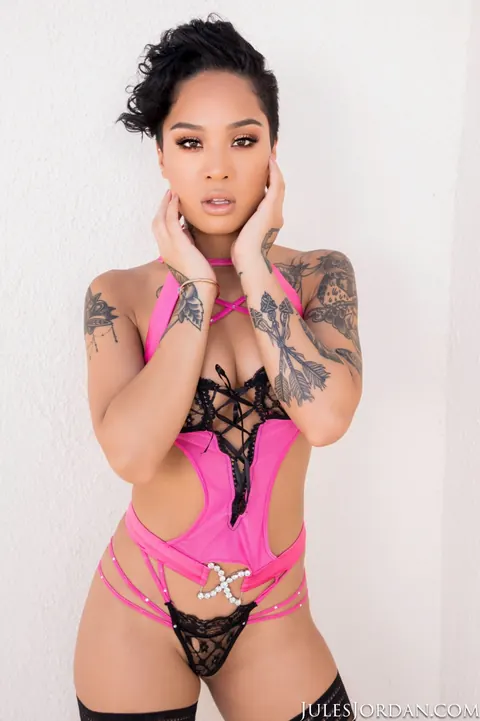 Honey Gold: Asian Babe in Lingerie Rides Her Partner Cowgirl Style – photo 2 of 15