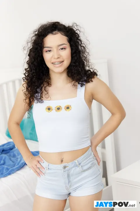 Thalia Diaz: Latina PAWG Poses and Shows Off Her Big Ass – photo 1 of 21
