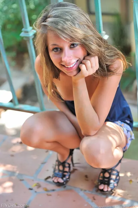 Riley Jensen: Tall Blonde PAWG in a Dress Spreads Her Ass Outdoors – photo 5 of 20