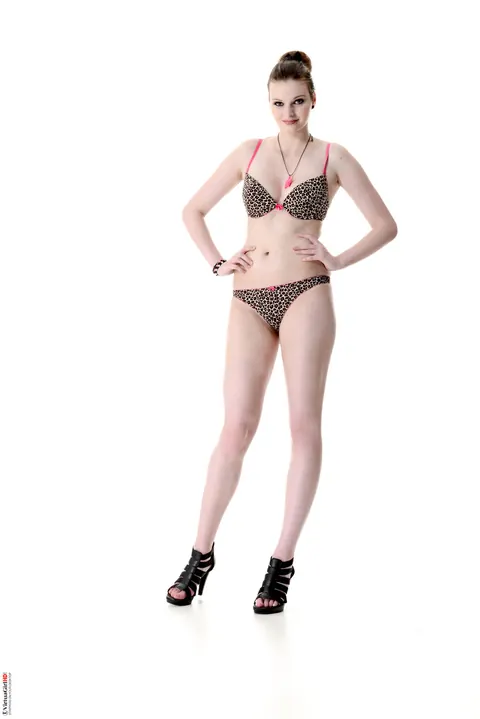 Lilly Rose: Pale European in Lingerie Spreads Her Pussy – photo 3 of 15