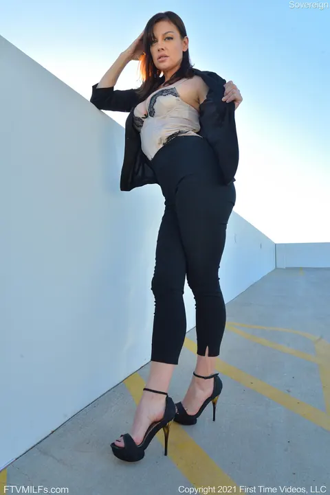 Sovereign Syre: Tall Redhead MILF Flashes Her Tits and Ass in the Office and Car – photo 16 of 20