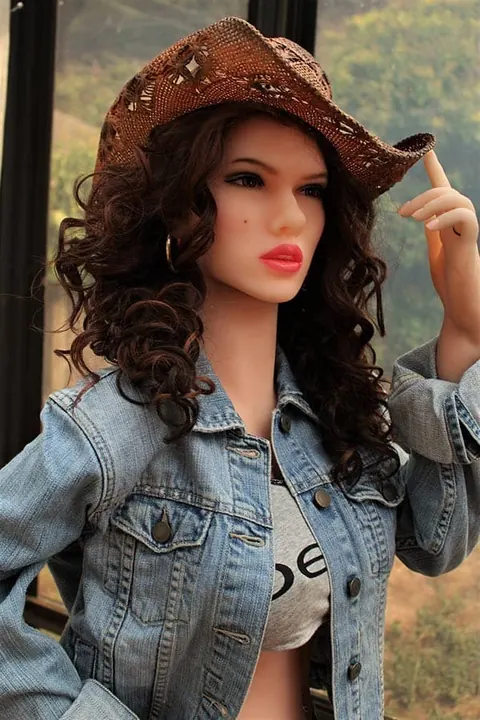 Curly-Haired Thick Babe Strips Out of Her Jeans – photo 3 of 19