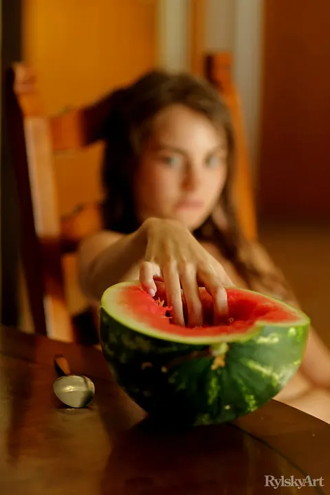 Sofy Bee: European Brunette Eats Watermelon Nude with Tattoos and Hairy Bush – photo 1 of 16
