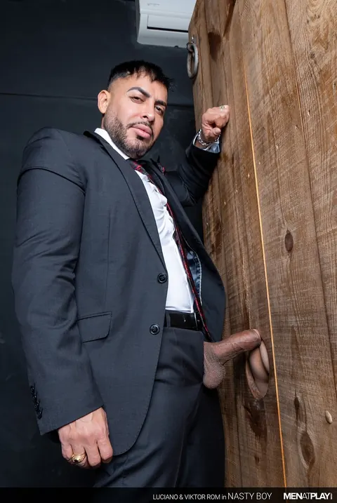 Two Men Suck and Fuck Through a Gloryhole – photo 11 of 21