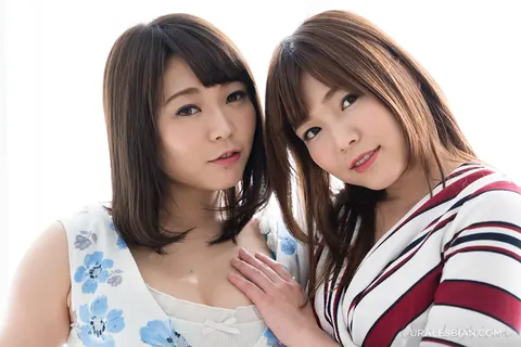 Shino Aoi & Yui Kawagoe: Japanese Lesbians Kiss and Eat Pussy in Panties – photo 1 of 16
