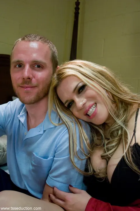 Blonde Trans Woman Binds Partner for Femdom Play – photo 3 of 21