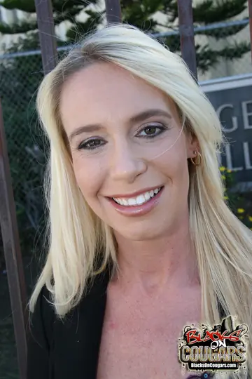 Debbie Dial – Mature Curvy Blonde Takes BBC and Gets Fucked