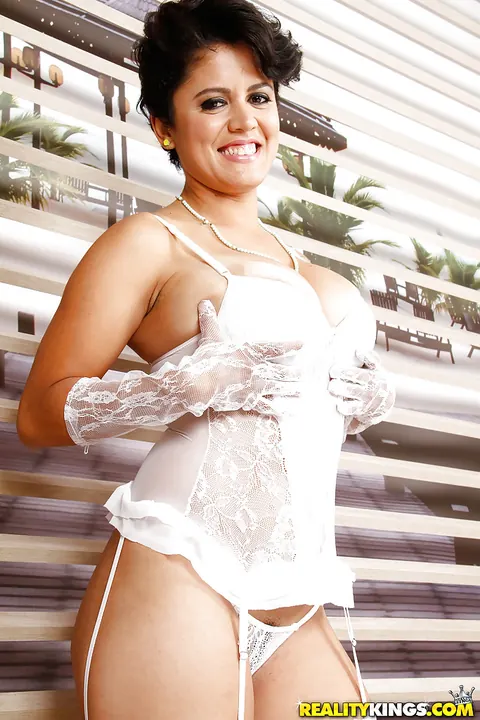 Carol Paixao: Short-Haired Latina Peels Off Her Lingerie and Spreads Her Pussy – photo 2 of 16