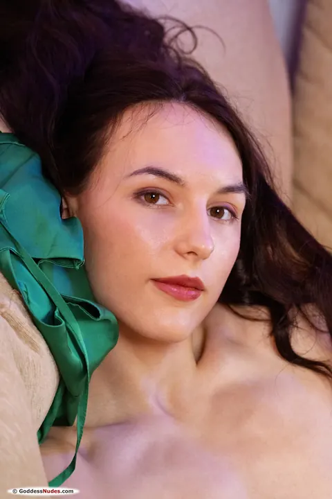 Luna Didier: Ukrainian Brunette Strips Nude and Poses for a Solo Gallery – photo 12 of 21