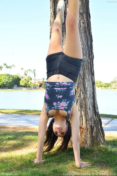 Black-Haired Woman Fingers Herself in Shorts at the Park – photo 9 of 21