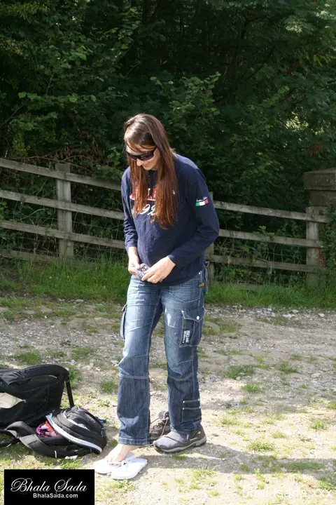 Brunette MILF Strips Off Her Jeans to Lingerie in the Forest – photo 2 of 15