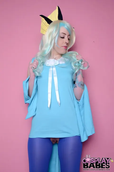 Skyler Synn: Blonde in Costume Rips Pantyhose and Uses a Dildo – photo 2 of 17