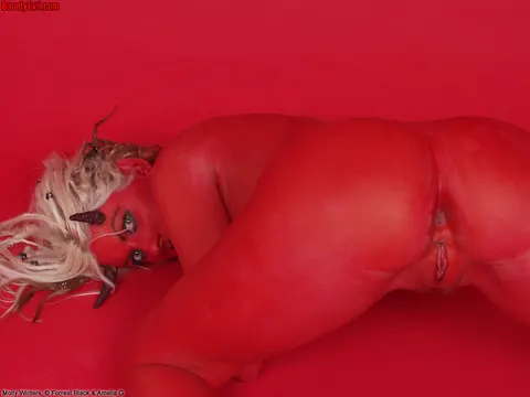Molly Winters: PAWG in Cosplay Sits in Lotus and Spreads Wide – photo 5 of 16
