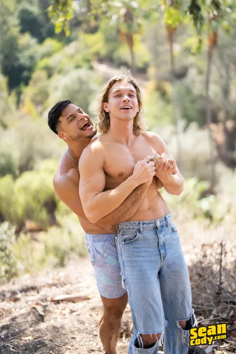 Hairy Men Kiss and Lick Ass Bareback Outdoors – photo 5 of 20