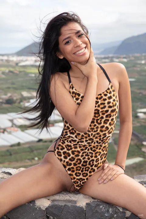 Karin Torres: PAWG Venezuelan Brunette Reveals Her Muff on a Dock – photo 16 of 21