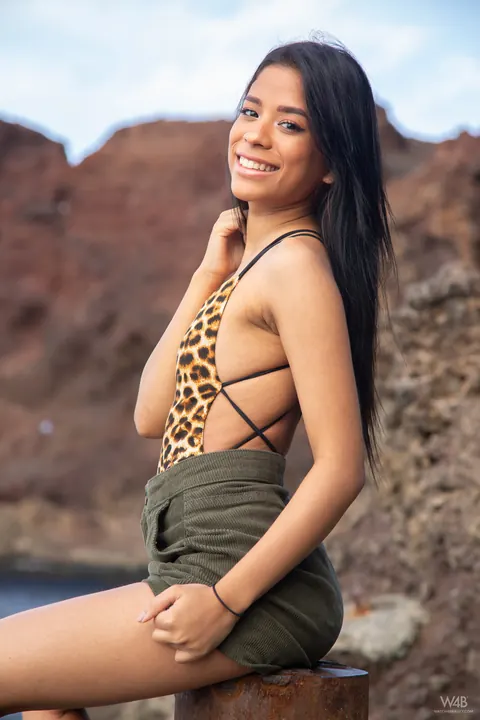 Karin Torres: PAWG Venezuelan Brunette Reveals Her Muff on a Dock – photo 7 of 21