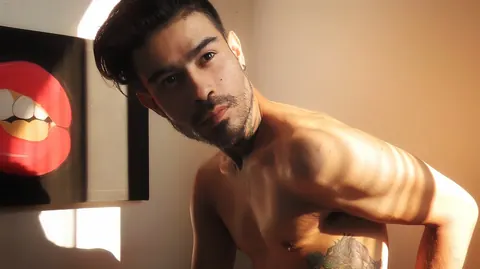 Man Strokes His Cock to a Cumshot – photo 10 of 13