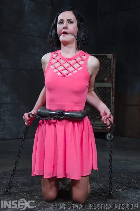 Rita Rollins: Brunette in Heels Spreads Her Pussy in Bondage – photo 2 of 14
