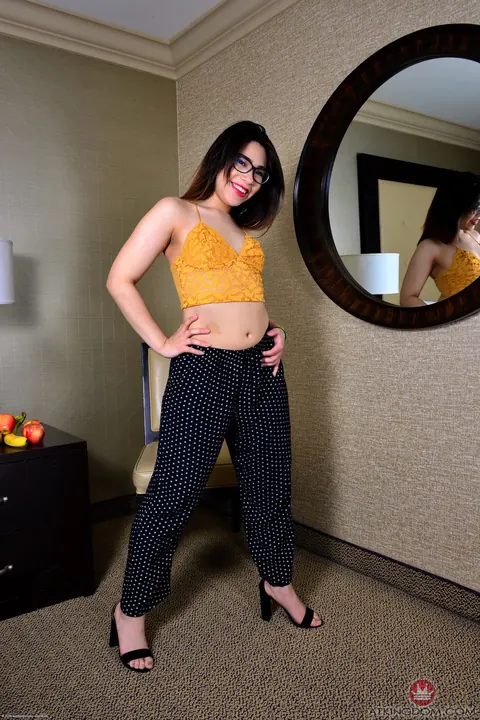 Luna Lust: Venezuelan Latina in Glasses Bends Over and Spreads Her Ass by the Mirror – photo 2 of 21