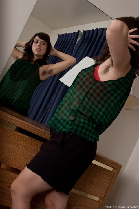 Simone Delilah: Hairy Latina MILF Shows Her Armpits and Bush in the Mirror – photo 4 of 12