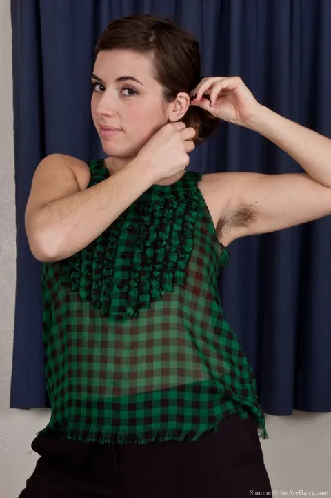 Simone Delilah: Hairy Latina MILF Shows Her Armpits and Bush in the Mirror – photo 3 of 12