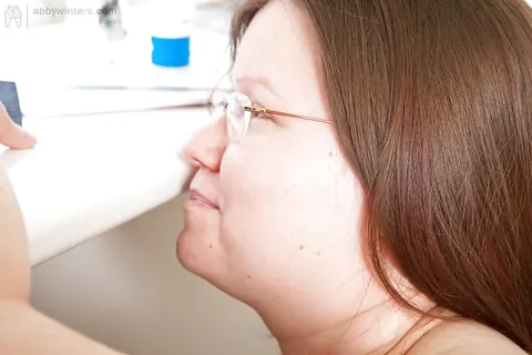 BBW with Glasses Fingers Her Hairy Pussy – photo 15 of 16