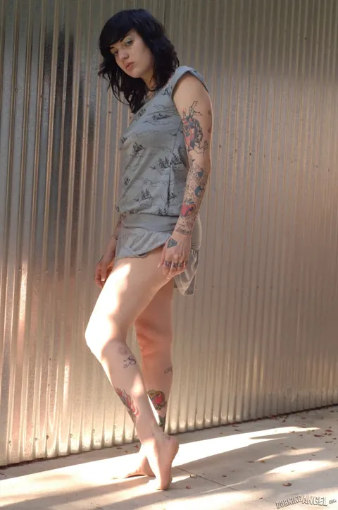 Kylee Kross: Tattooed Latina Undresses and Spreads Her Shaved Pussy Outdoors – photo 2 of 16