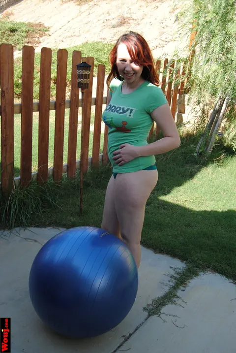 Alisyn Carliene: Redhead PAWG Poses in Panties on a Ball Outdoors – photo 11 of 15